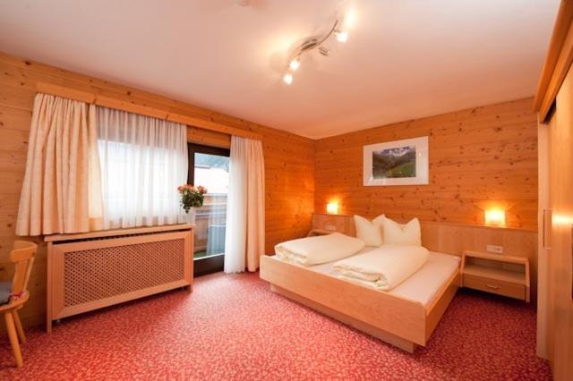 Pension Kristall Neustift im Stubaital Exteriör bild